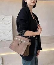 Túi đeo chéo da giả có khóa kéo màu nâu sang trọng