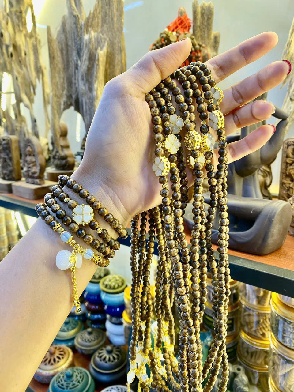 Vòng trầm aloura 03