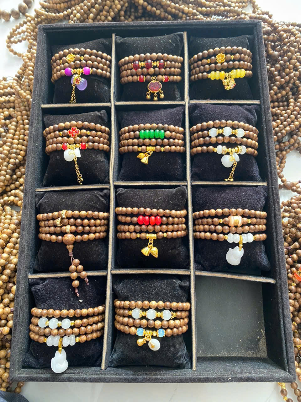 Vòng trầm aloura 03