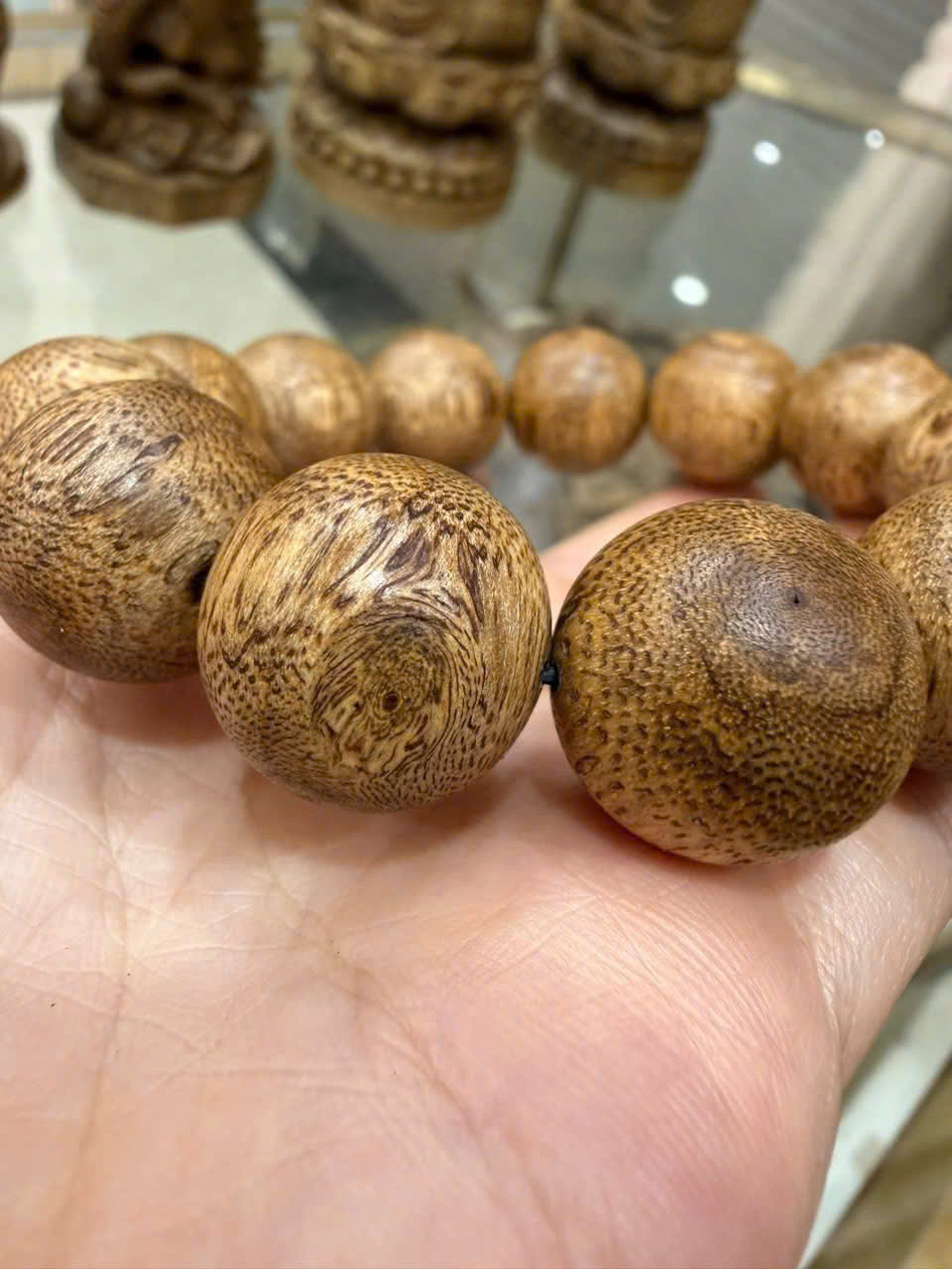 Vòng trầm aloura 04