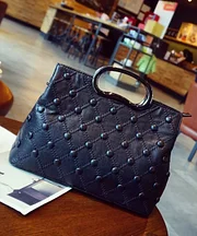 Túi xách da bê màu đen sang trọng, dung tích lớn